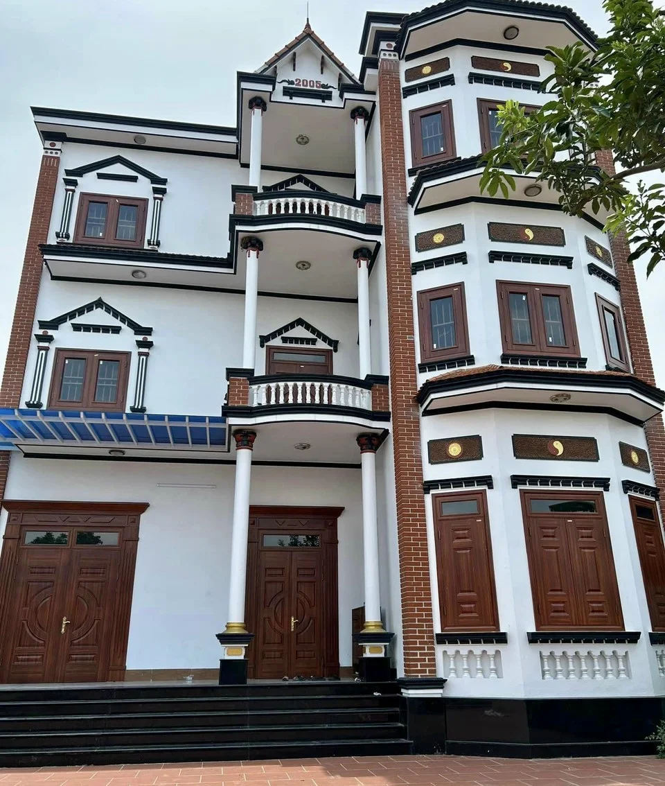Giá cửa thép vân gỗ tại Khánh Hòa