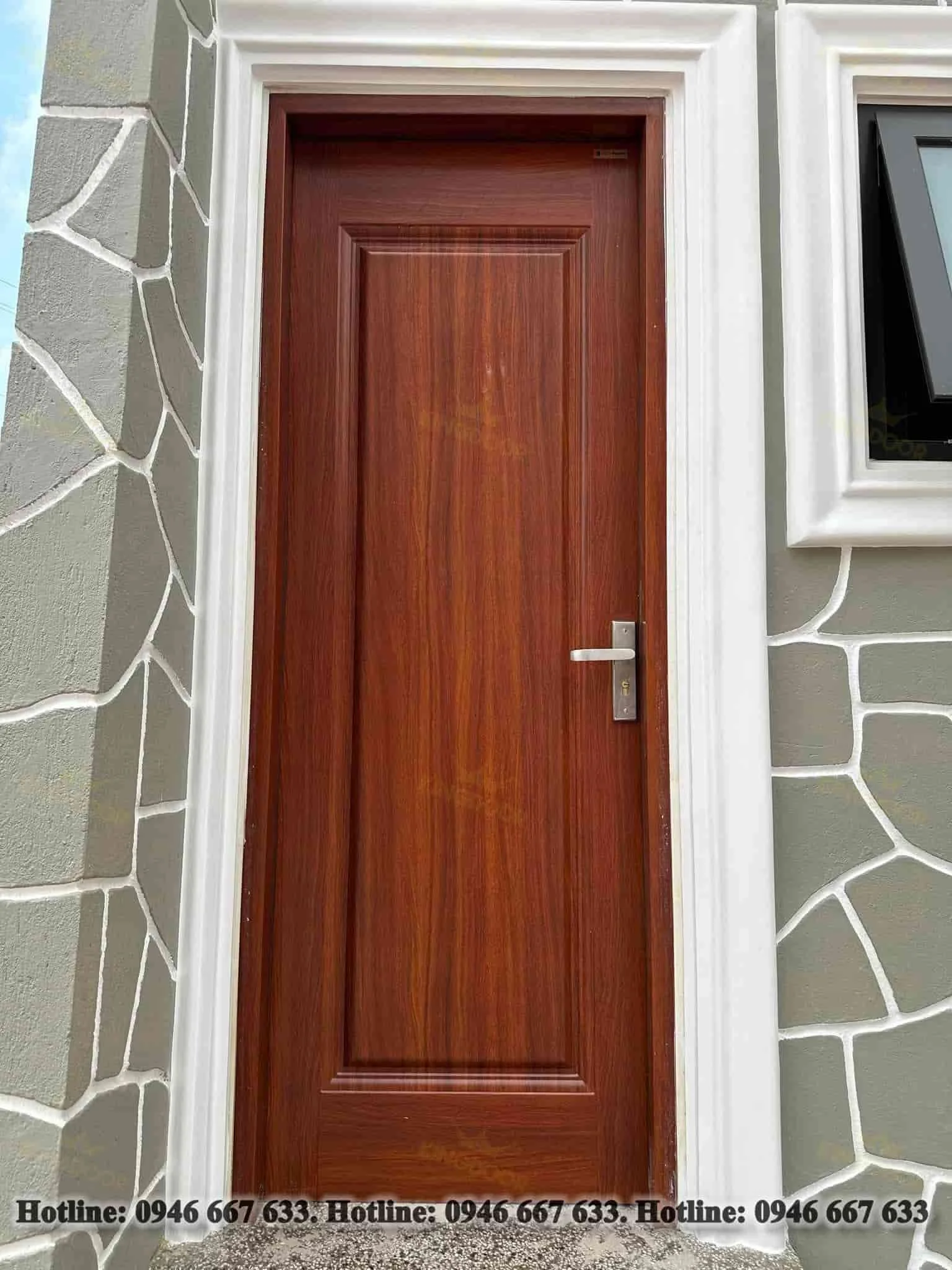 Giá cửa thép vân gỗ tại Khánh Sơn 
