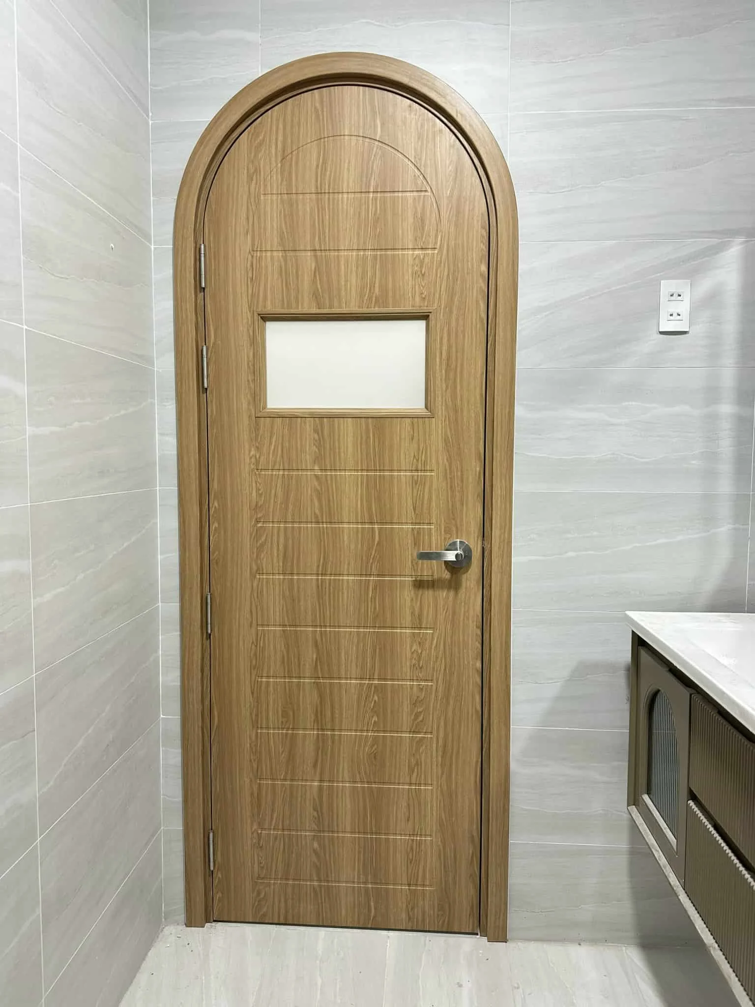 Giá cửa vòm Composite tại Long An