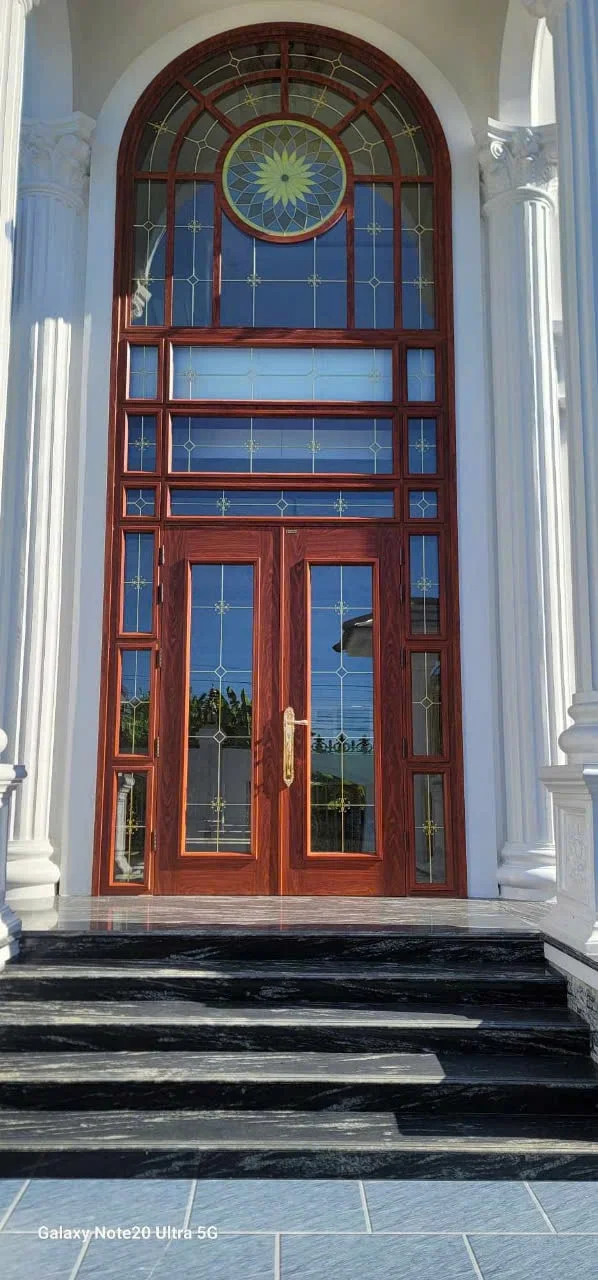 Giá cửa thép vân gỗ tại Bình Định