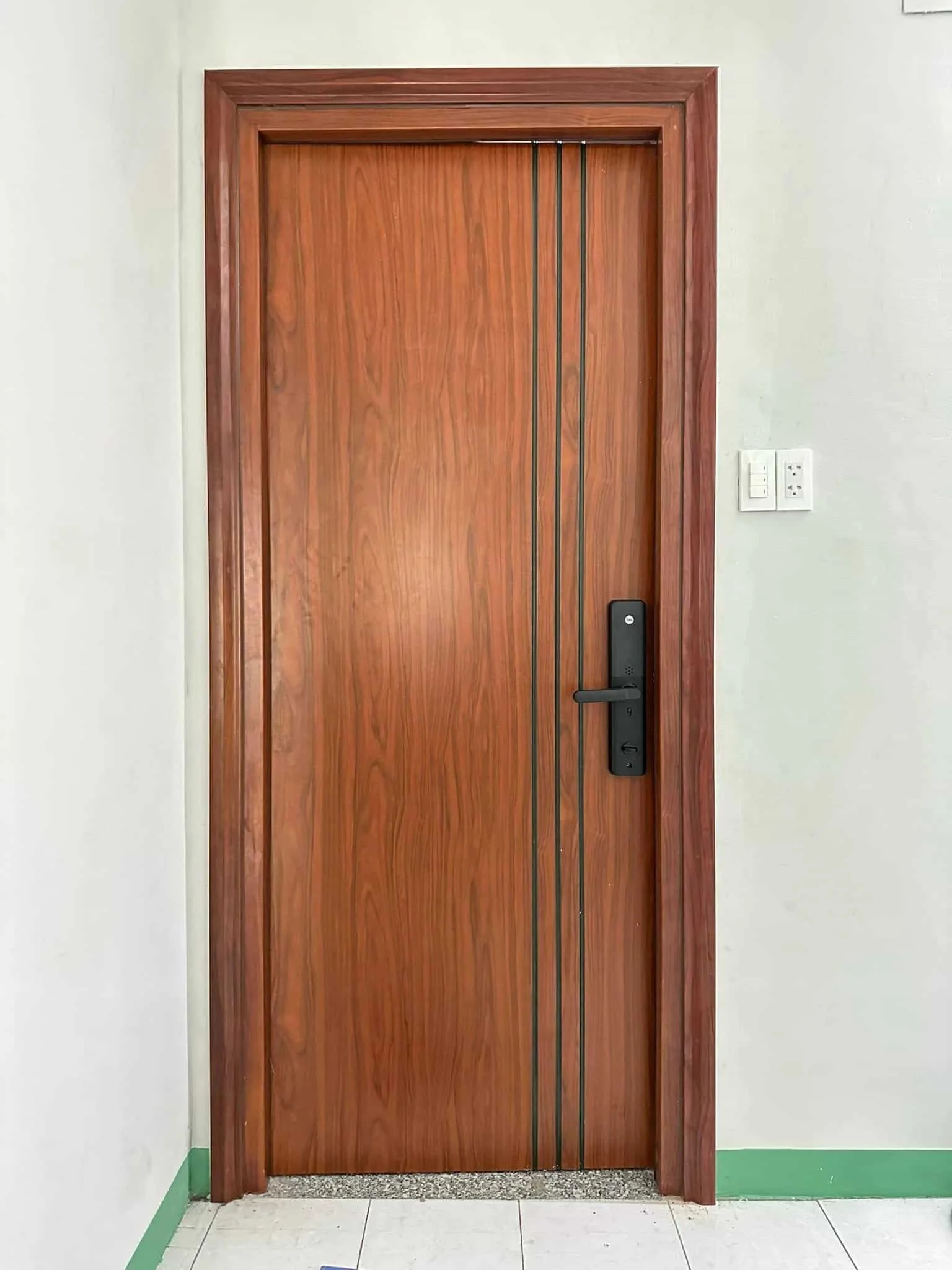 Giá cửa thép vân gỗ tại Đà Lạt