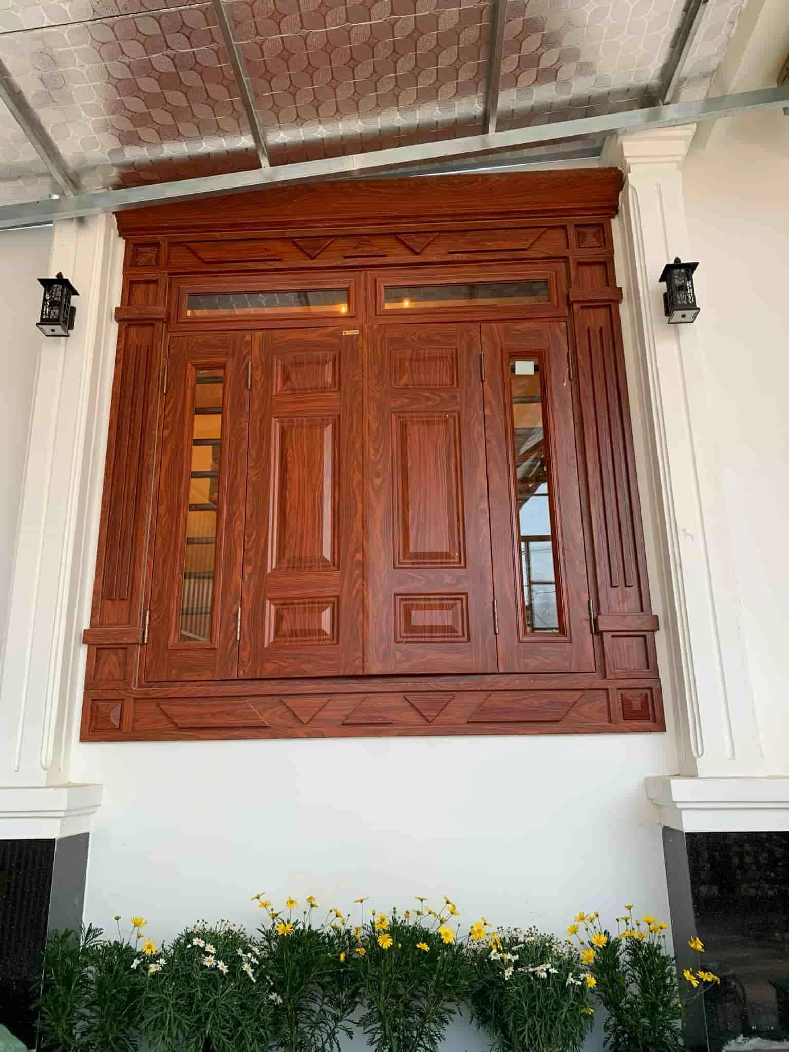 Giá cửa thép vân gỗ tại Đà Lạt