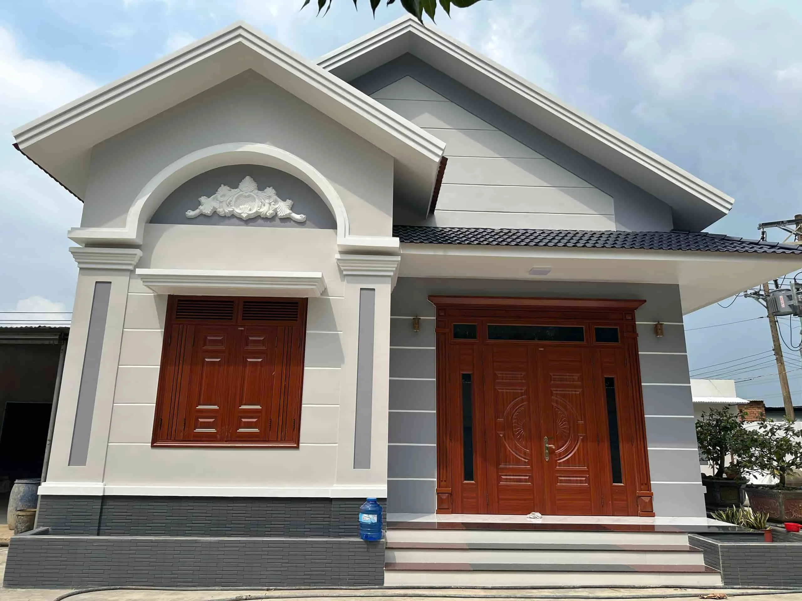 Giá cửa thép vân gỗ tại Phan Rang