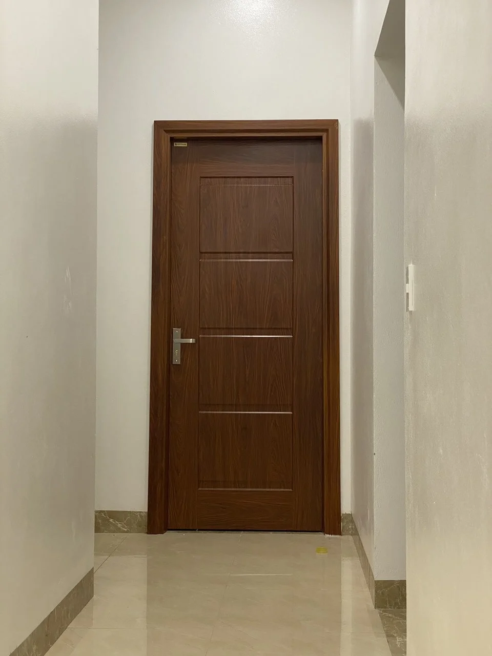 Giá cửa thép vân gỗ tại Nha Trang