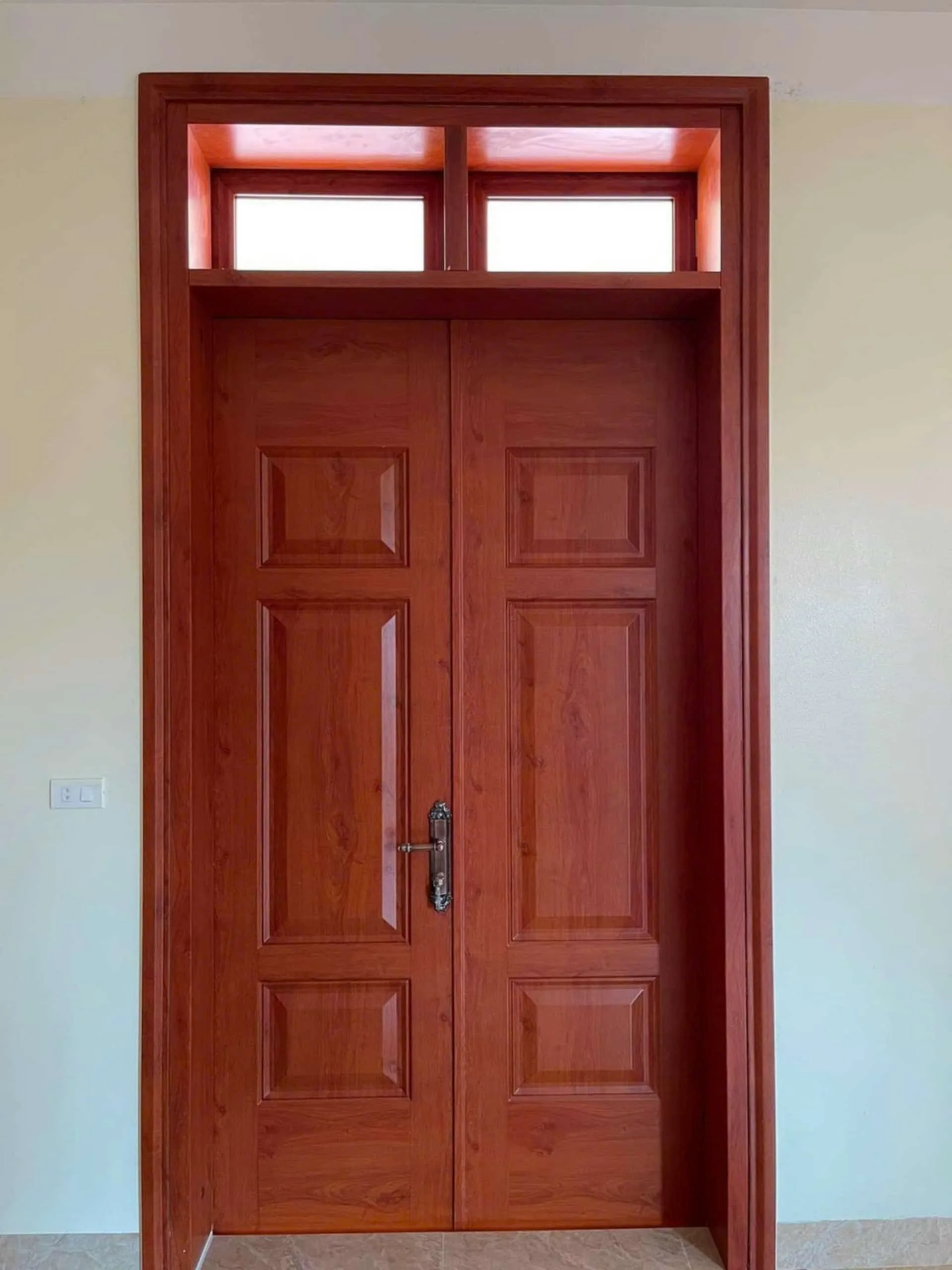 Giá cửa thép vân gỗ tại Vạn Giã