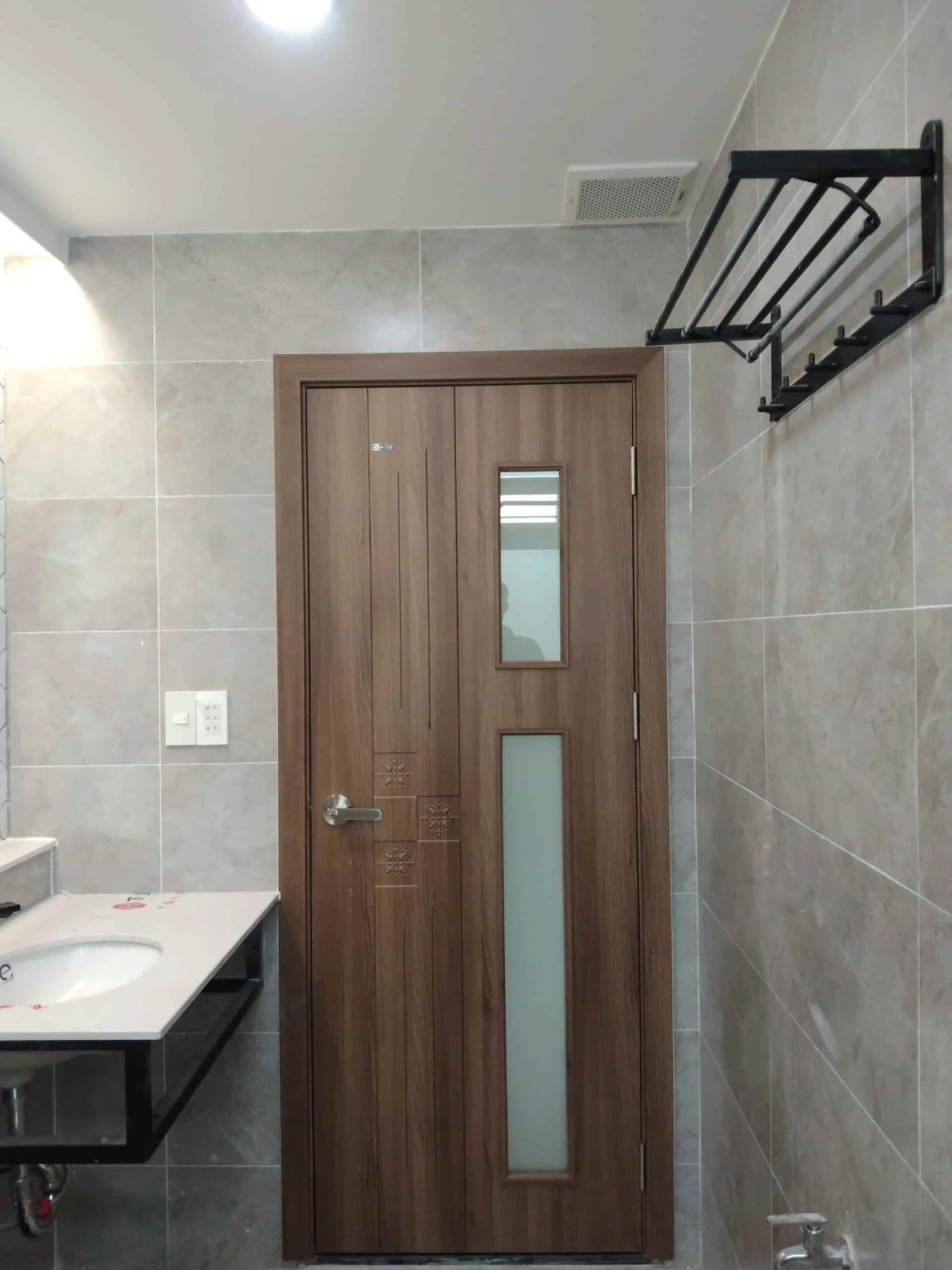Giá cửa nhựa ABS tại Đồng Nai