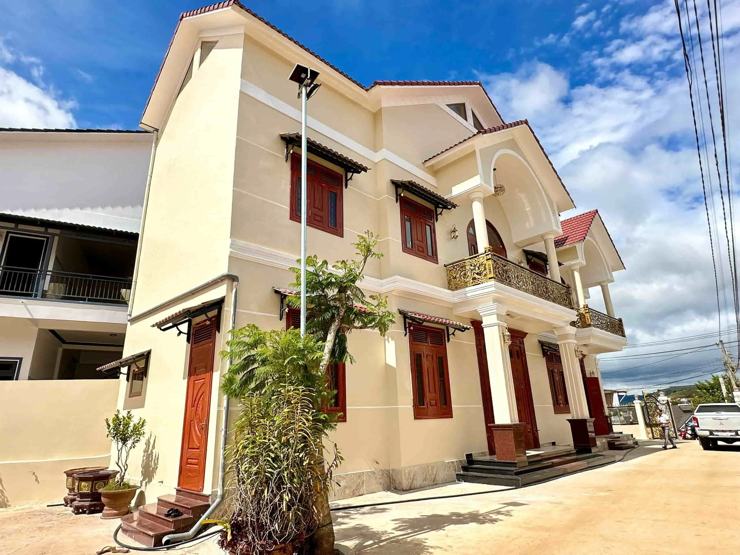 Giá cửa thép vân gỗ tại Hồ Chí Minh