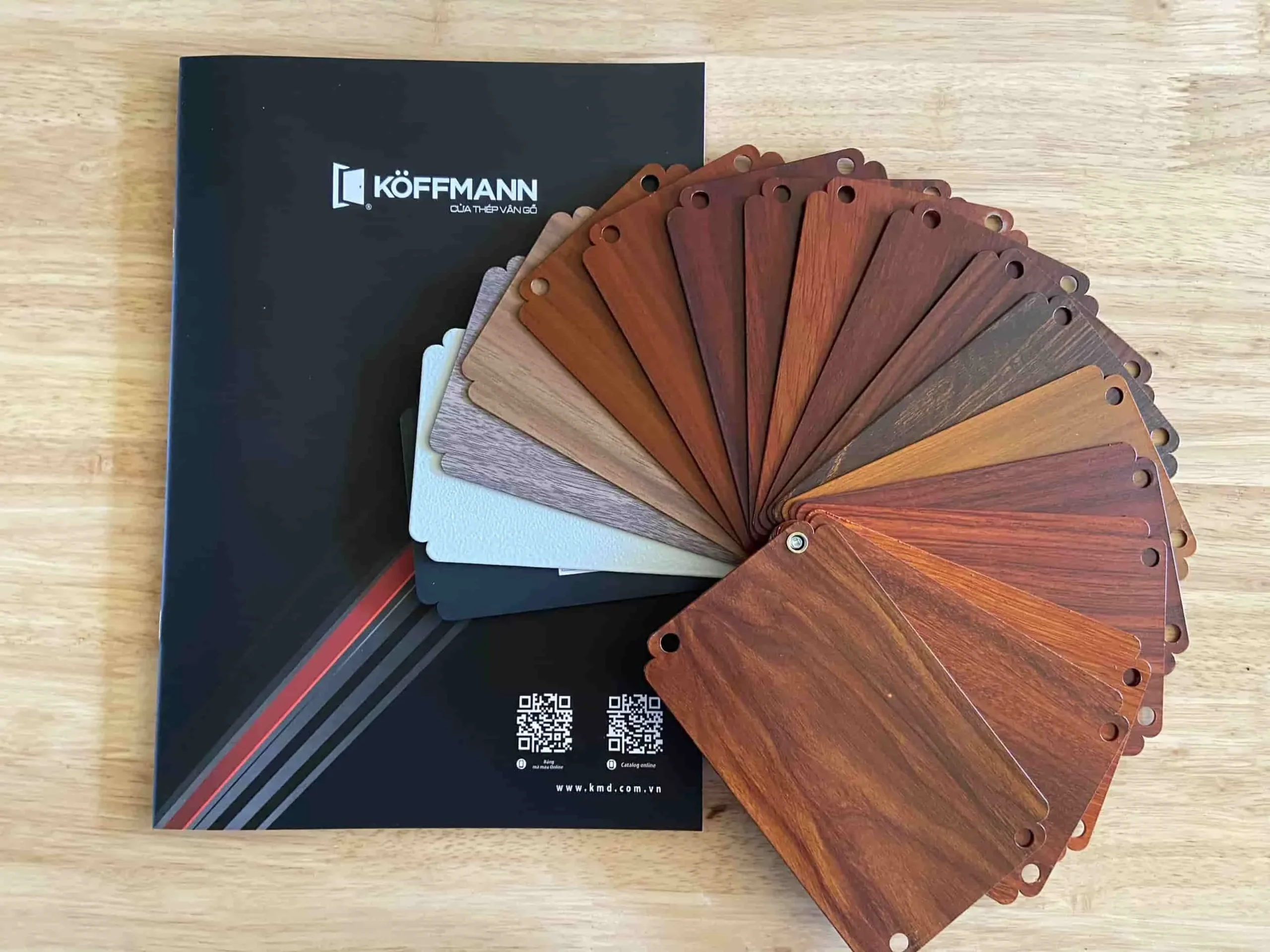 Giá cửa thép vân gỗ tại Cam Lâm