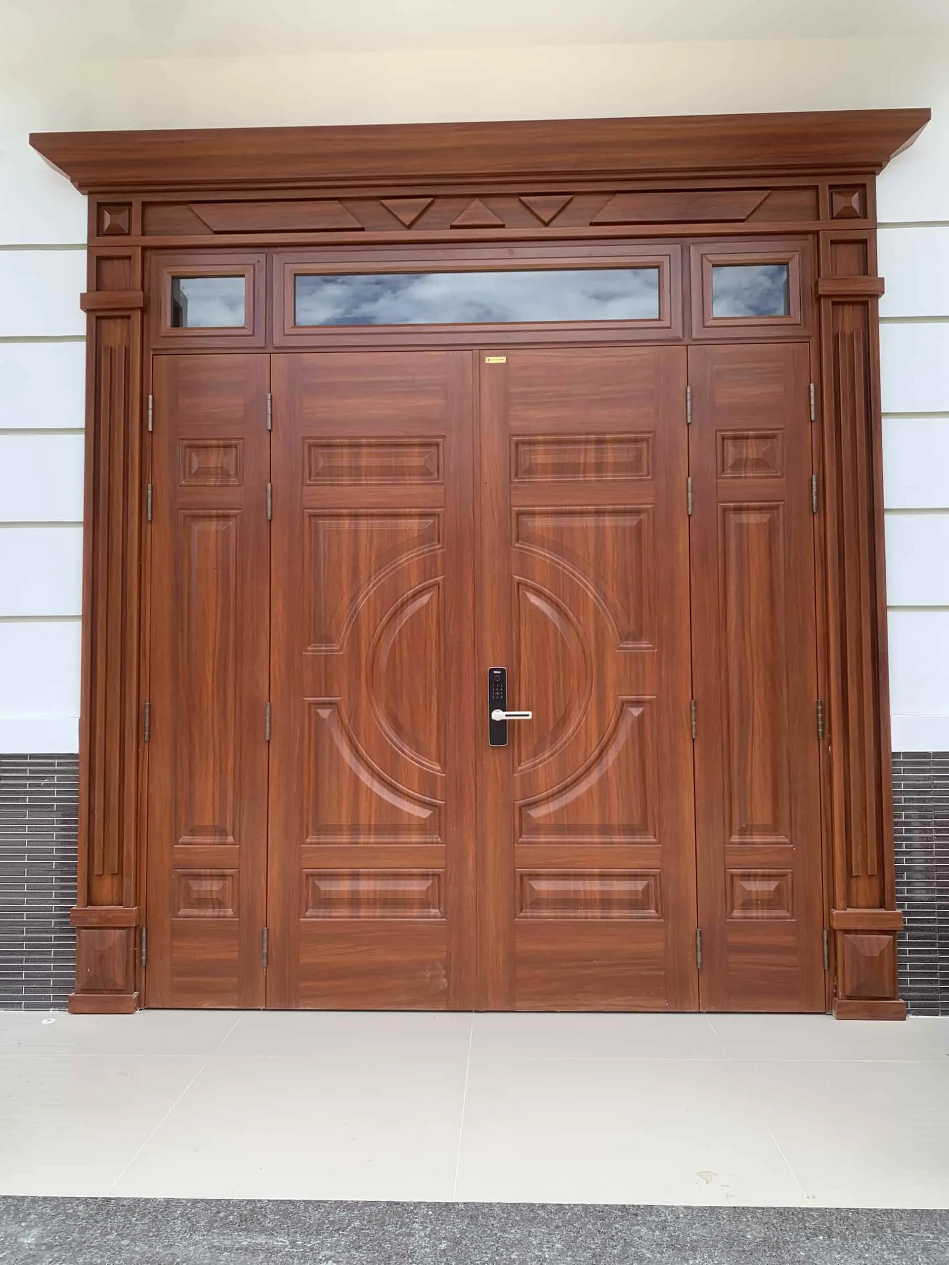 Giá cửa thép vân gỗ tại Ninh Thuận