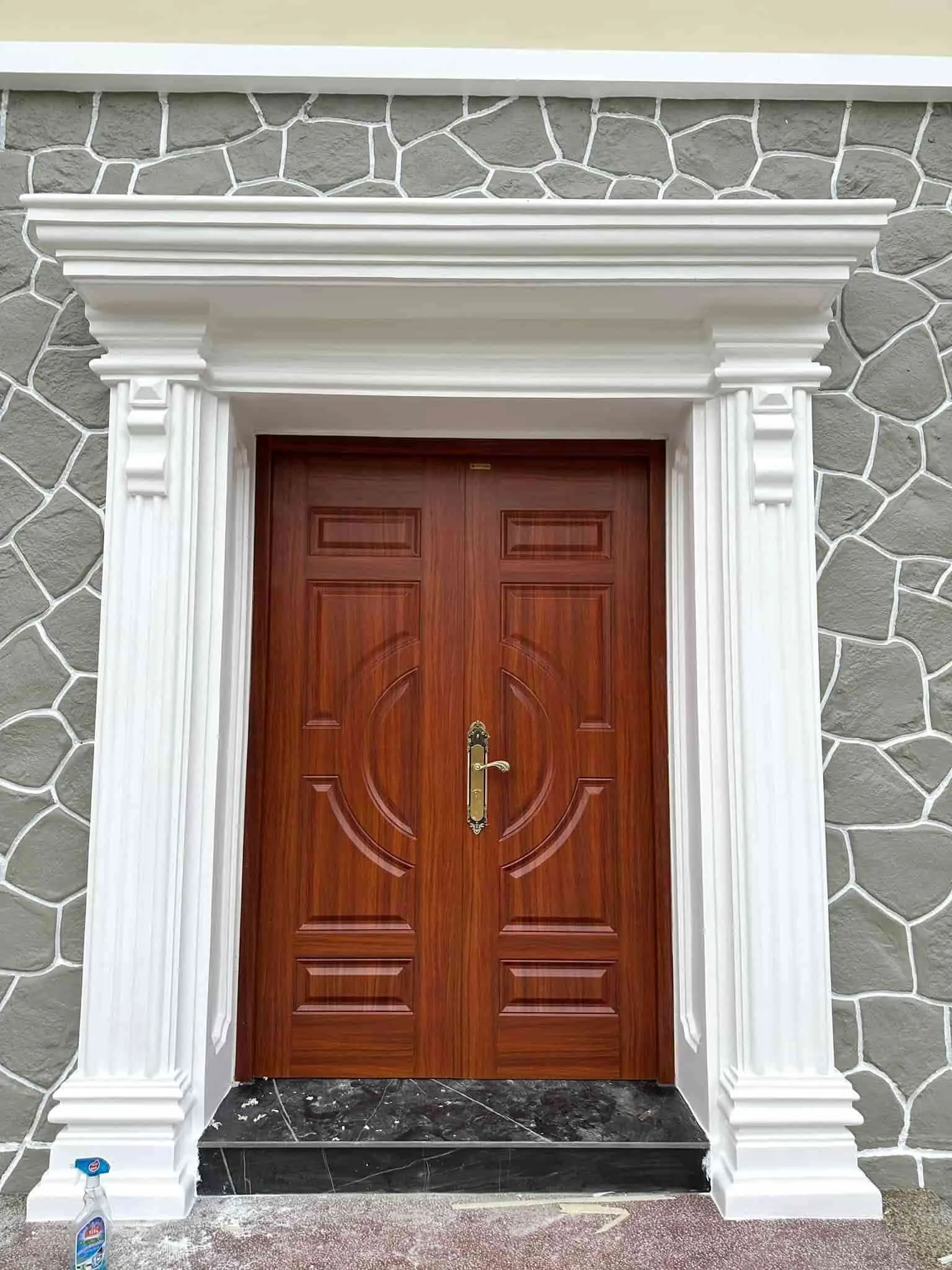 Giá cửa thép vân gỗ tại Tuy Hòa