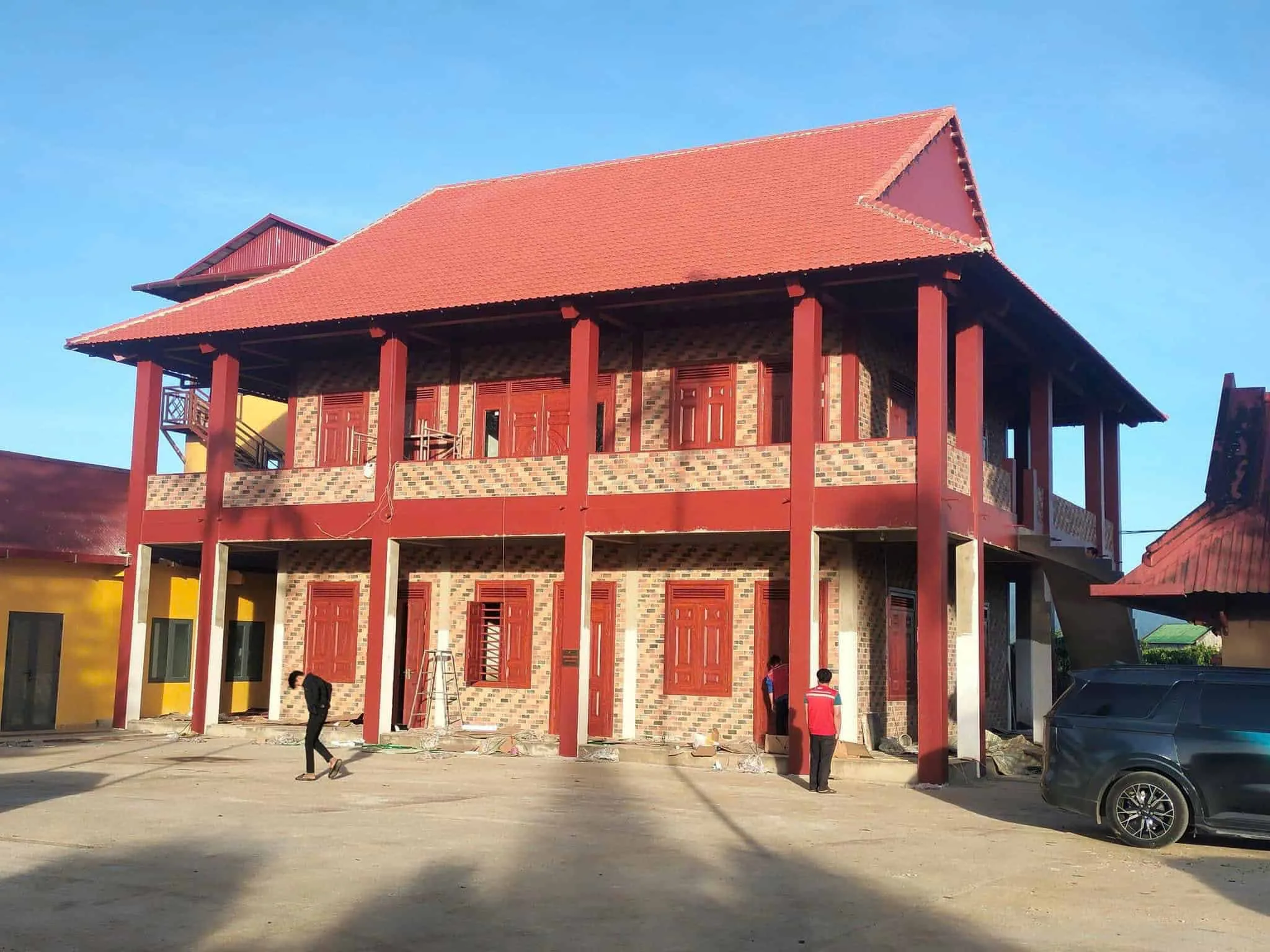 Cửa thép vân gỗ tại Bình Thuận